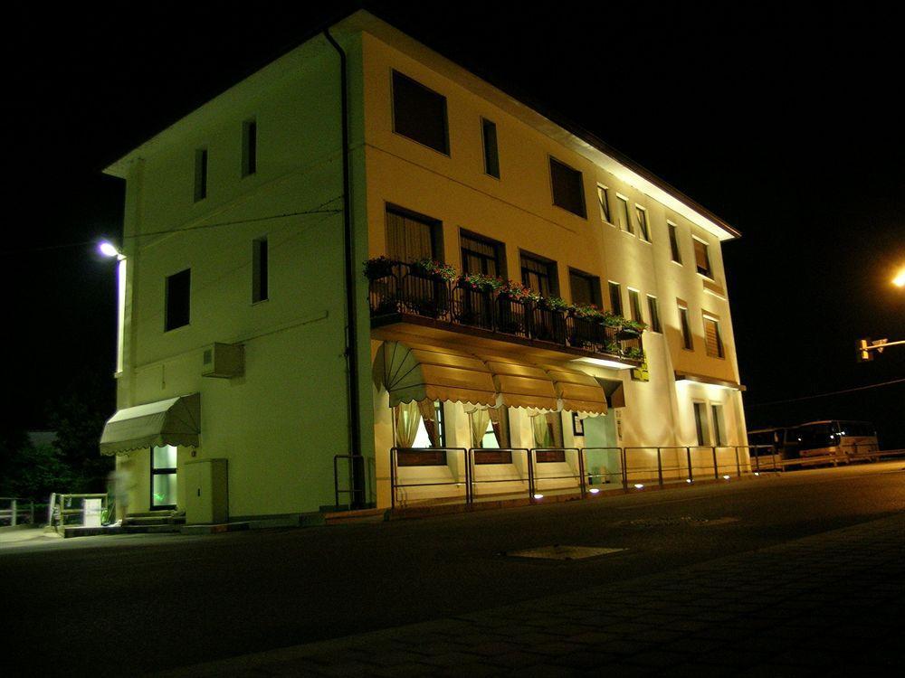 Hotel Da Vito Campagna Lupia Exterior foto