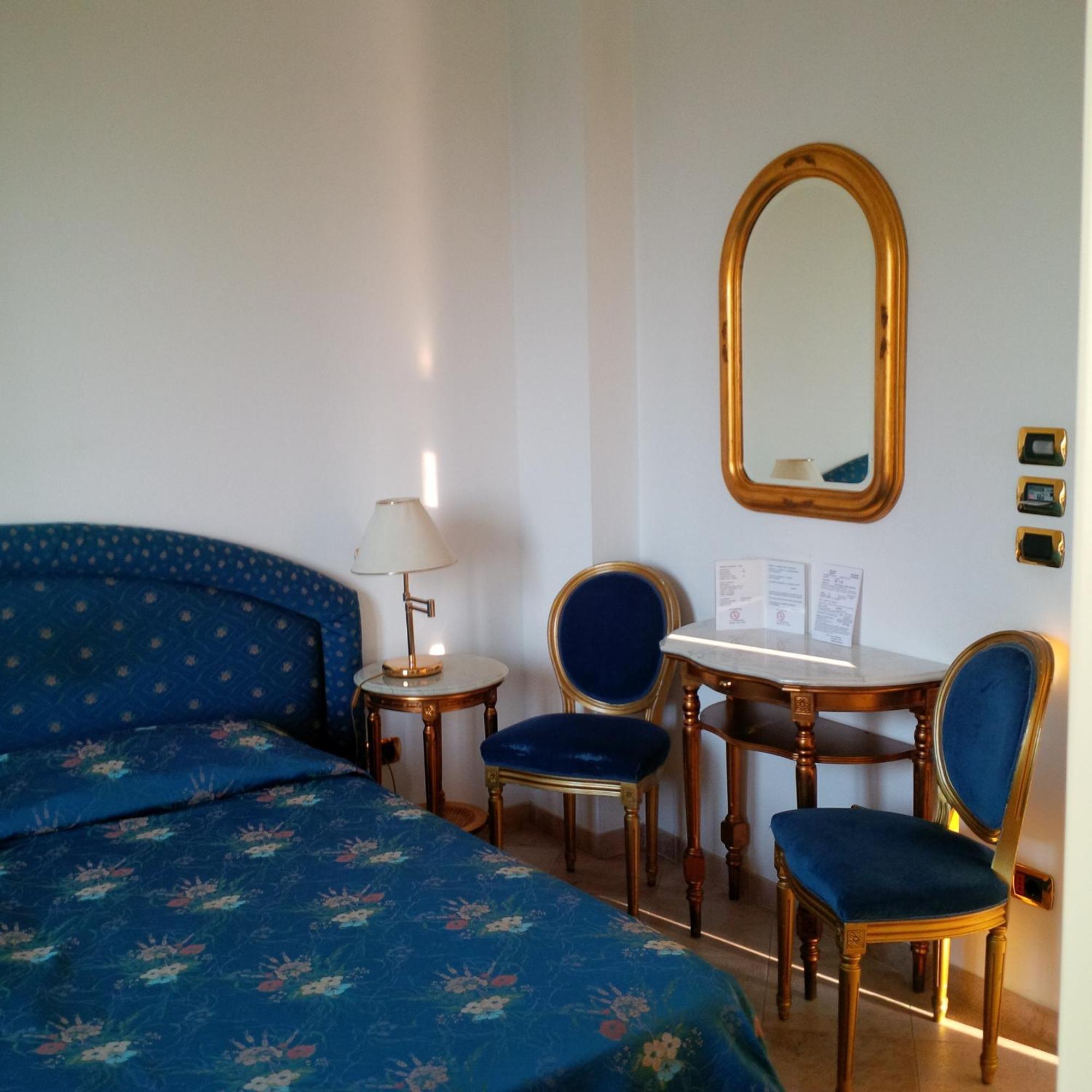 Hotel Da Vito Campagna Lupia Cameră foto